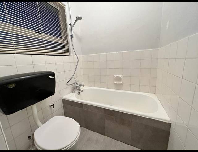 1 BEDROOM APARTMENT TO LET IN TOWNSEND ESTATE